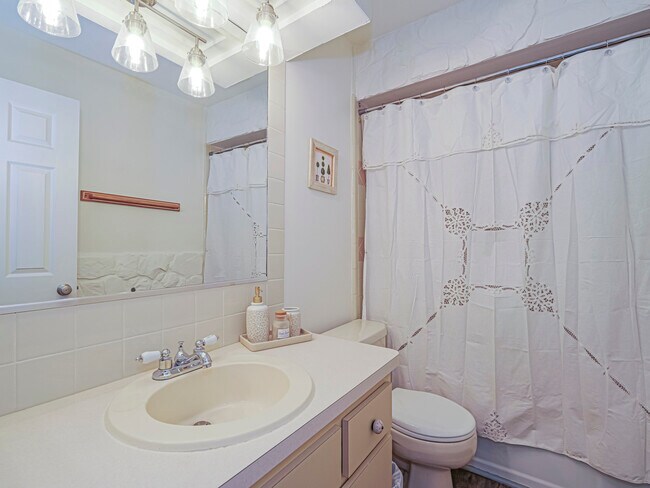 Building Photo - 174 Joy Haven Dr