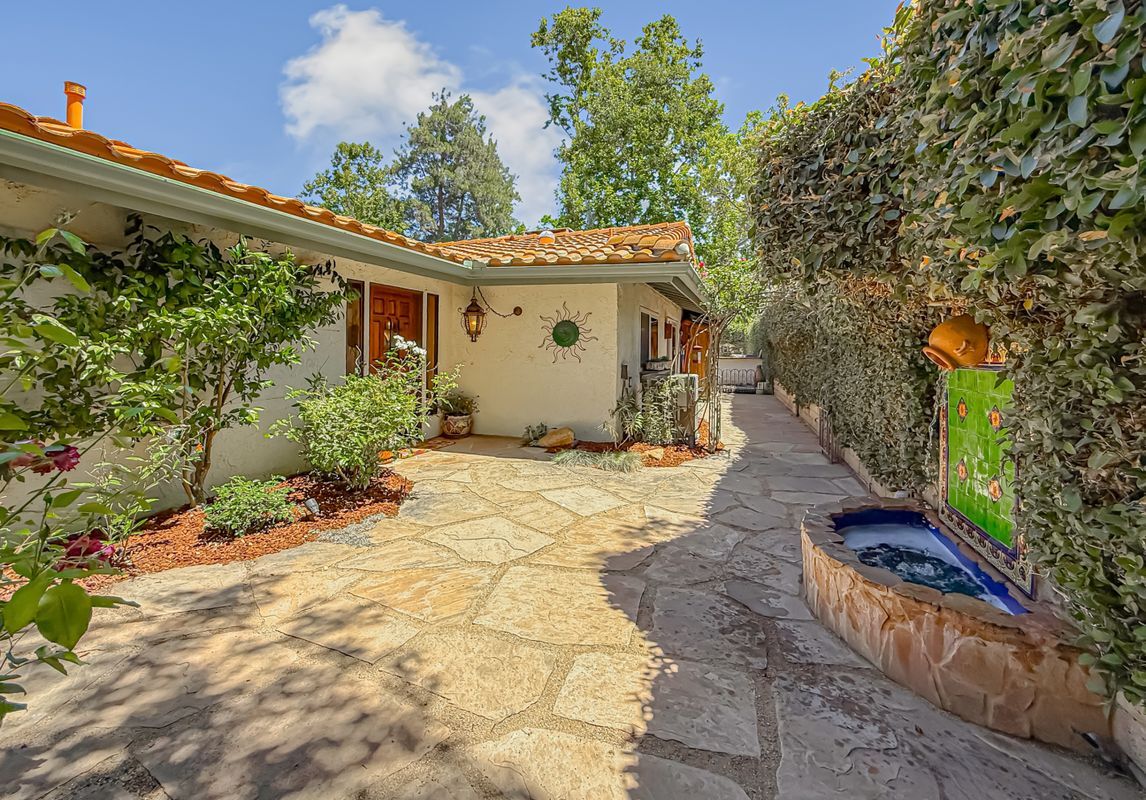 Building Photo - 2350 Leeward Cir