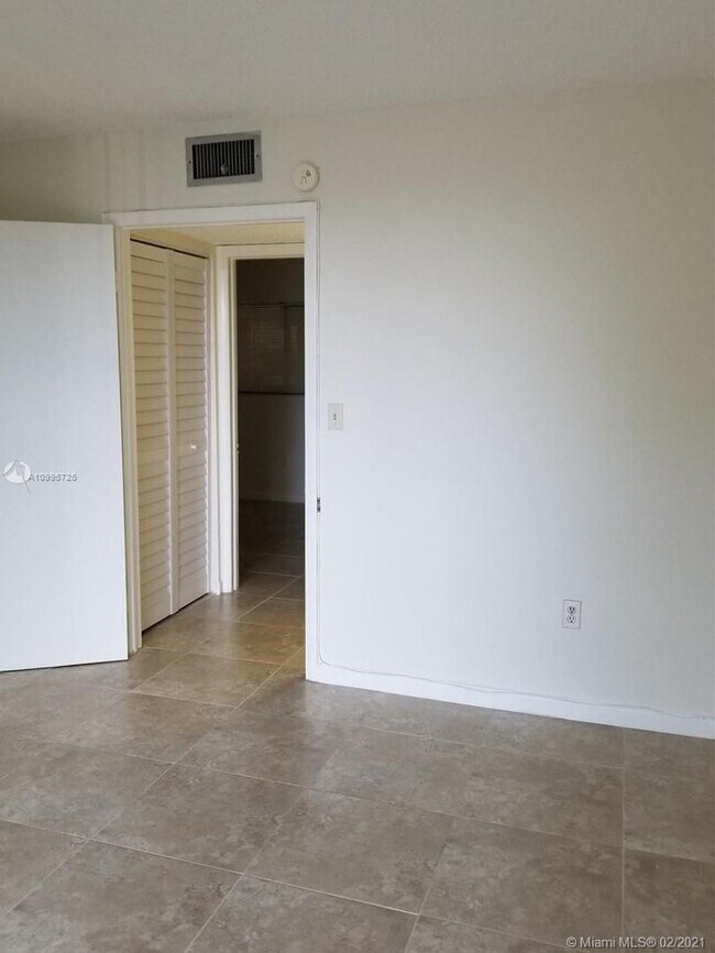 Building Photo - 8005 SW 107th Ave