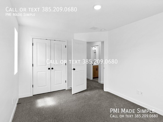Building Photo - 4935 N Willowbank Dr