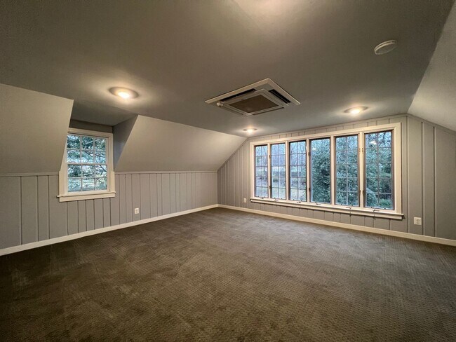 Building Photo - Cool Updated Historic 4/3.5 Farmhouse in Bethesda on Private, 1.5 Acre Lot