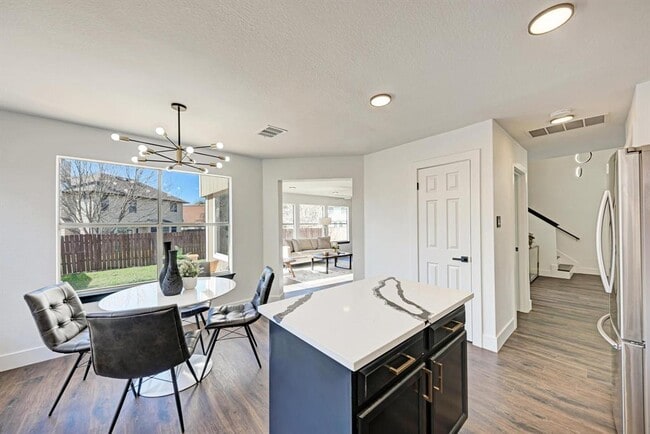 Building Photo - 801 Black Isle Dr