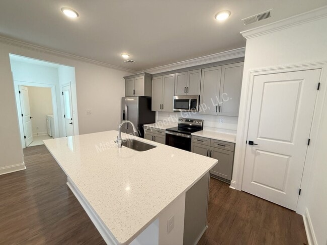 Building Photo - 3BR/3.5BA South Grove For Rent