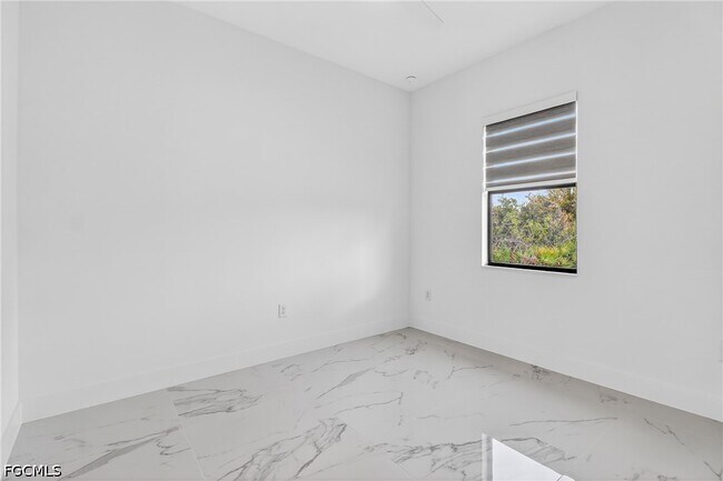 Building Photo - 4107 16th St SW