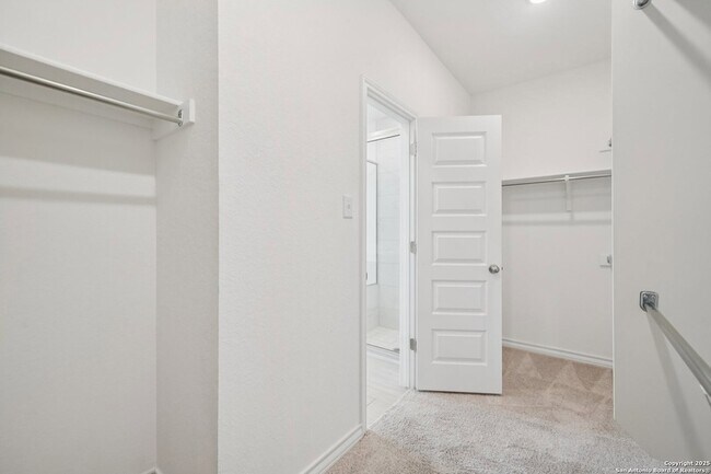 Building Photo - 10833 Coppola