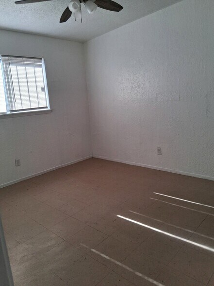 Building Photo - 4429 Moonlight Ave