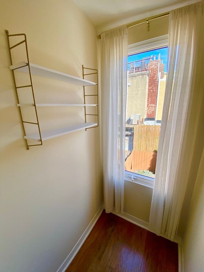 Building Photo - Charming 2 Bedroom/ 1.5 Bathroom Townhome in Fells Point Home w/ Private Patio!