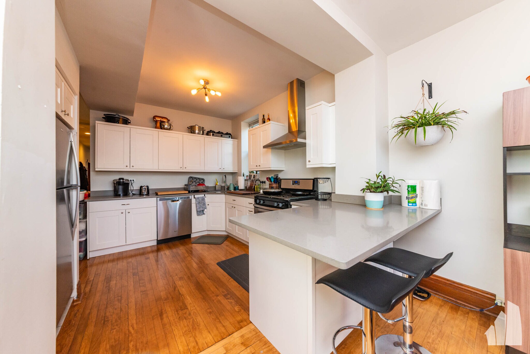 Building Photo - 3716 N Racine Ave