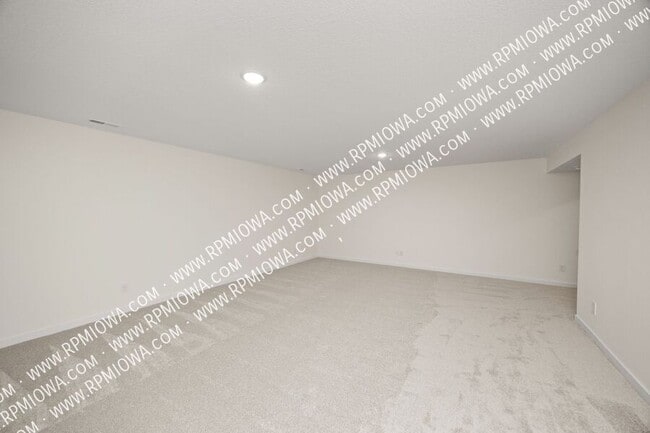 Building Photo - 209 12th Ct NW