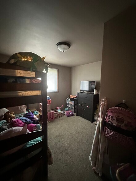 Building Photo - 1323 Cardinal Ln