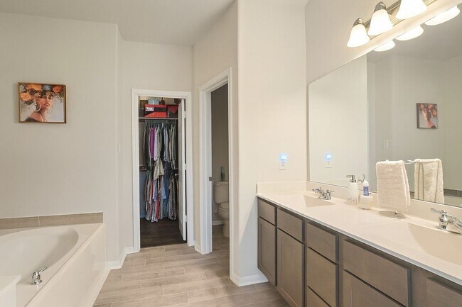 Building Photo - 14802 Black Rail Dr