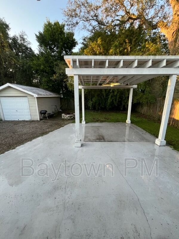 Building Photo - 203 W Haya St