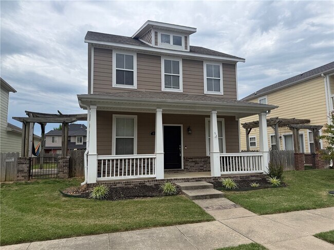 Building Photo - 631 N Longfellow Ln