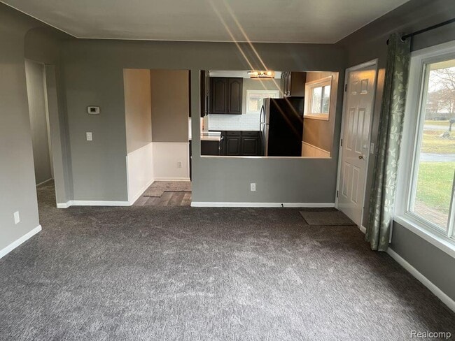 Building Photo - 4445 Oakvista Ave