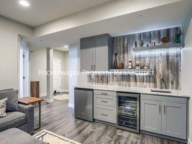 Building Photo - 8875 Yates Dr