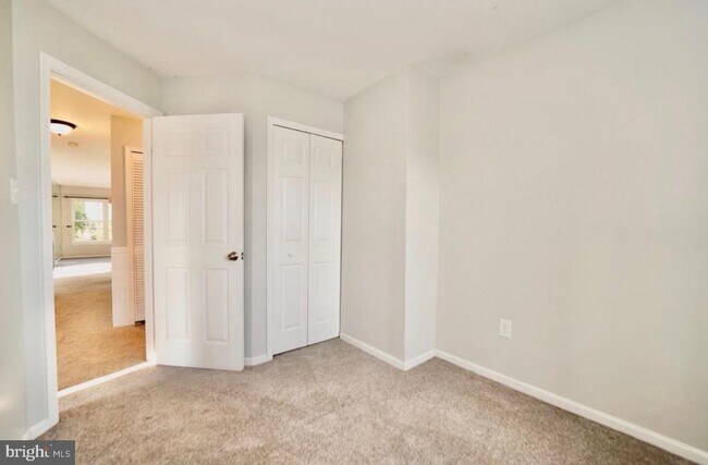 Building Photo - 5630 Ringwood Dr