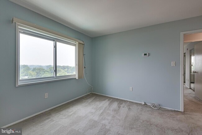 Building Photo - 1111 University Blvd W