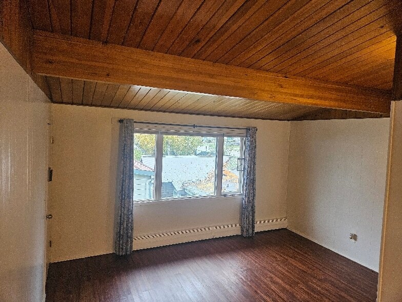 Building Photo - 219 4th Ave