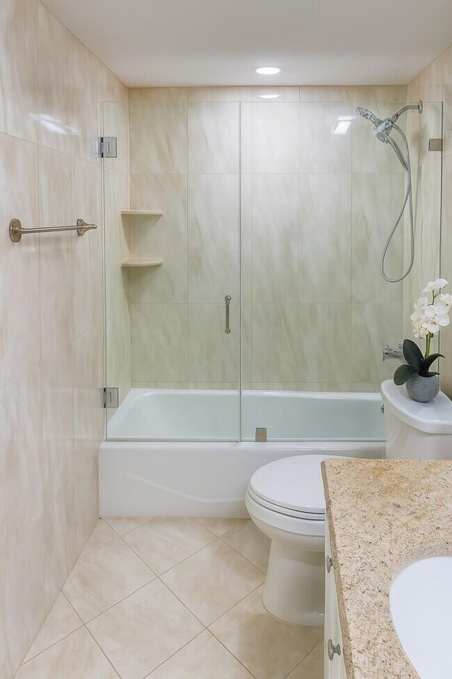 Building Photo - 801 S Ocean Dr