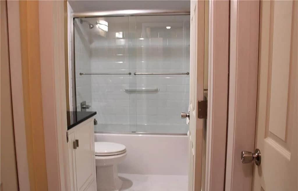 Building Photo - 203 SE 15th Pl