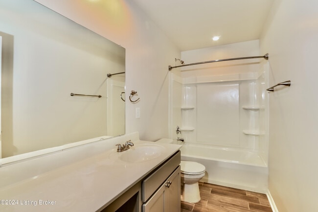 Building Photo - 443 Vildana Wy