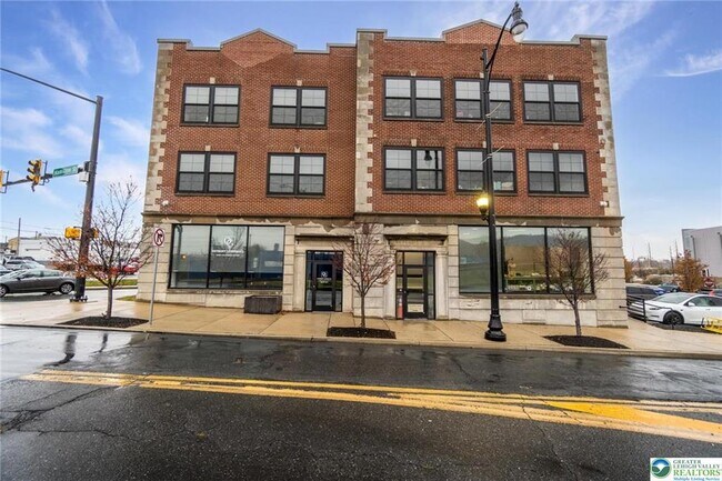 Building Photo - 107 Hamilton St