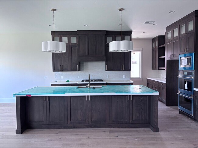 Building Photo - Brand New 3 bed plus office/2.5 bath in beautiful Coral Canyon!