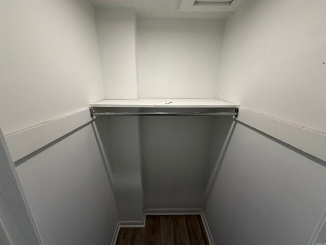 Building Photo - 10911 Vernon Dr