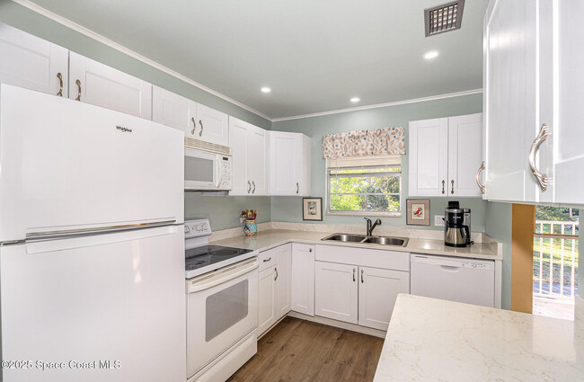 Building Photo - 291 Cape Shores Cir
