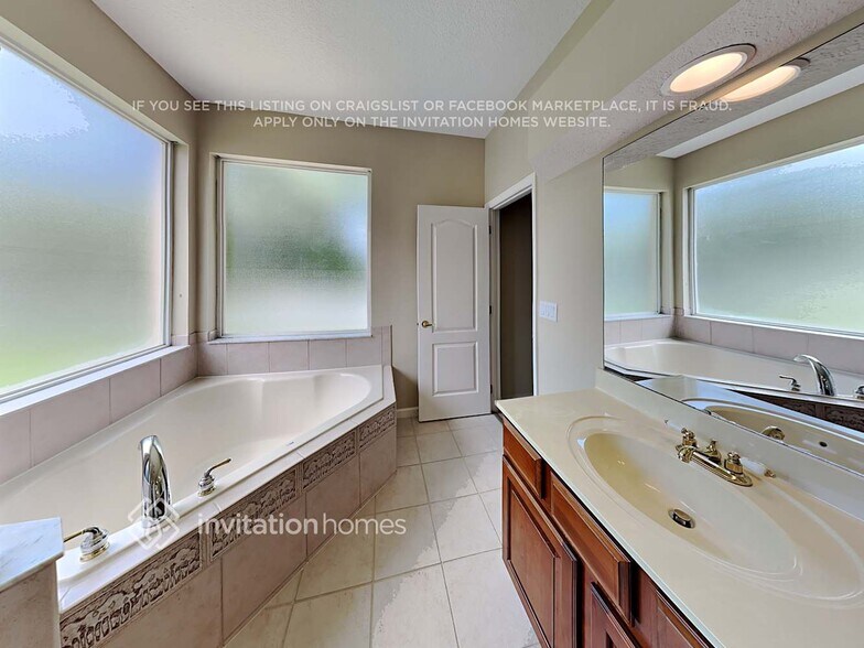 Building Photo - 384 Misty Oaks Run