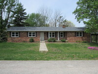Building Photo - 319 Ash Dr
