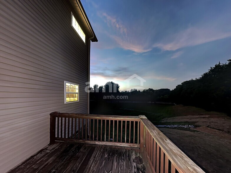 Building Photo - 792 Evening Ave