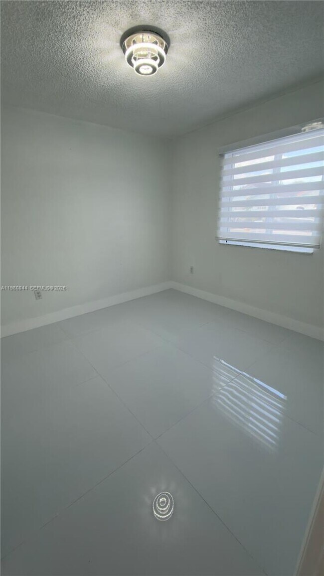 Building Photo - 17913 SW 145th Ave