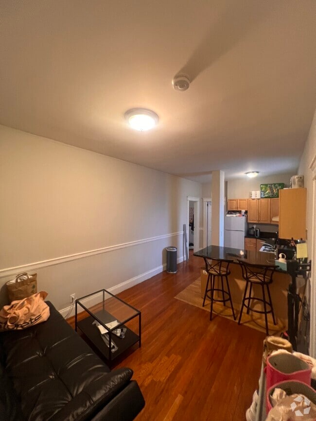 Building Photo - 142 Hemenway St