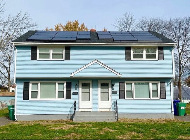 Building Photo - 10 Greenbrier Dr