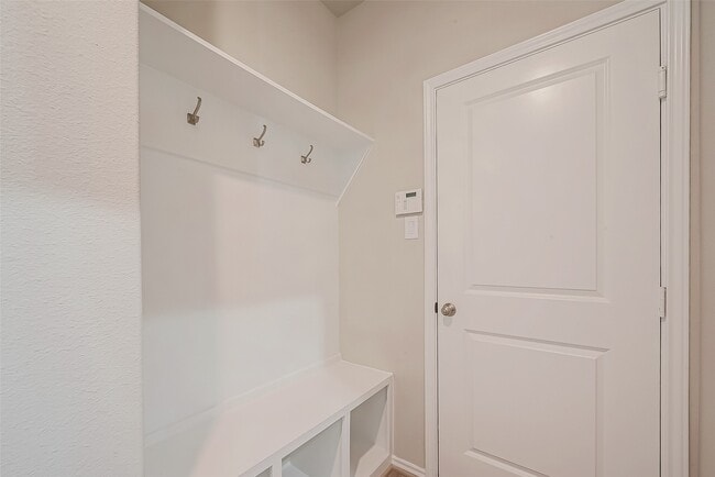 Building Photo - 32005 Towering Birch Trl