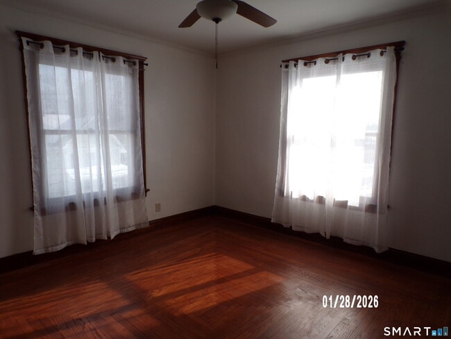 Building Photo - 17 Holbrook St