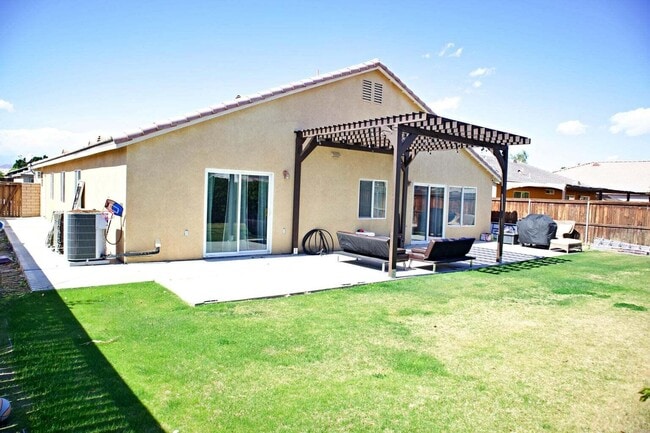 Building Photo - 48404 La Playa St