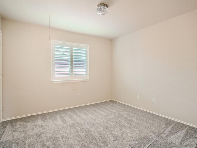 Building Photo - 819 Palo Duro Dr