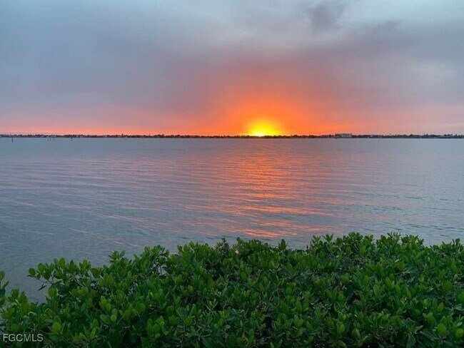 Building Photo - 5015 Harbortown Ln