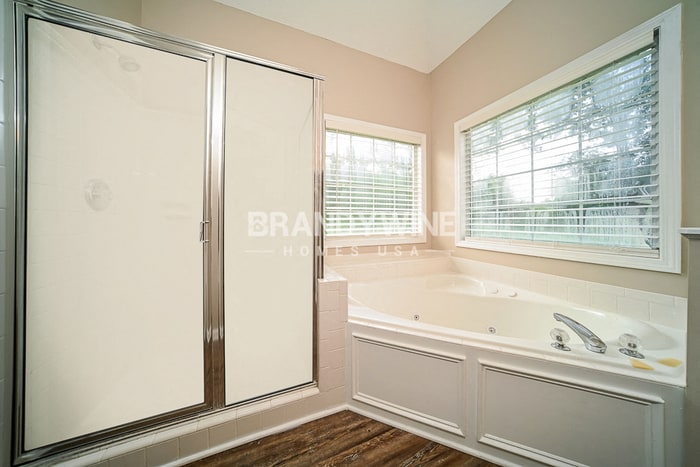 Building Photo - 6366 Wellesley Dr