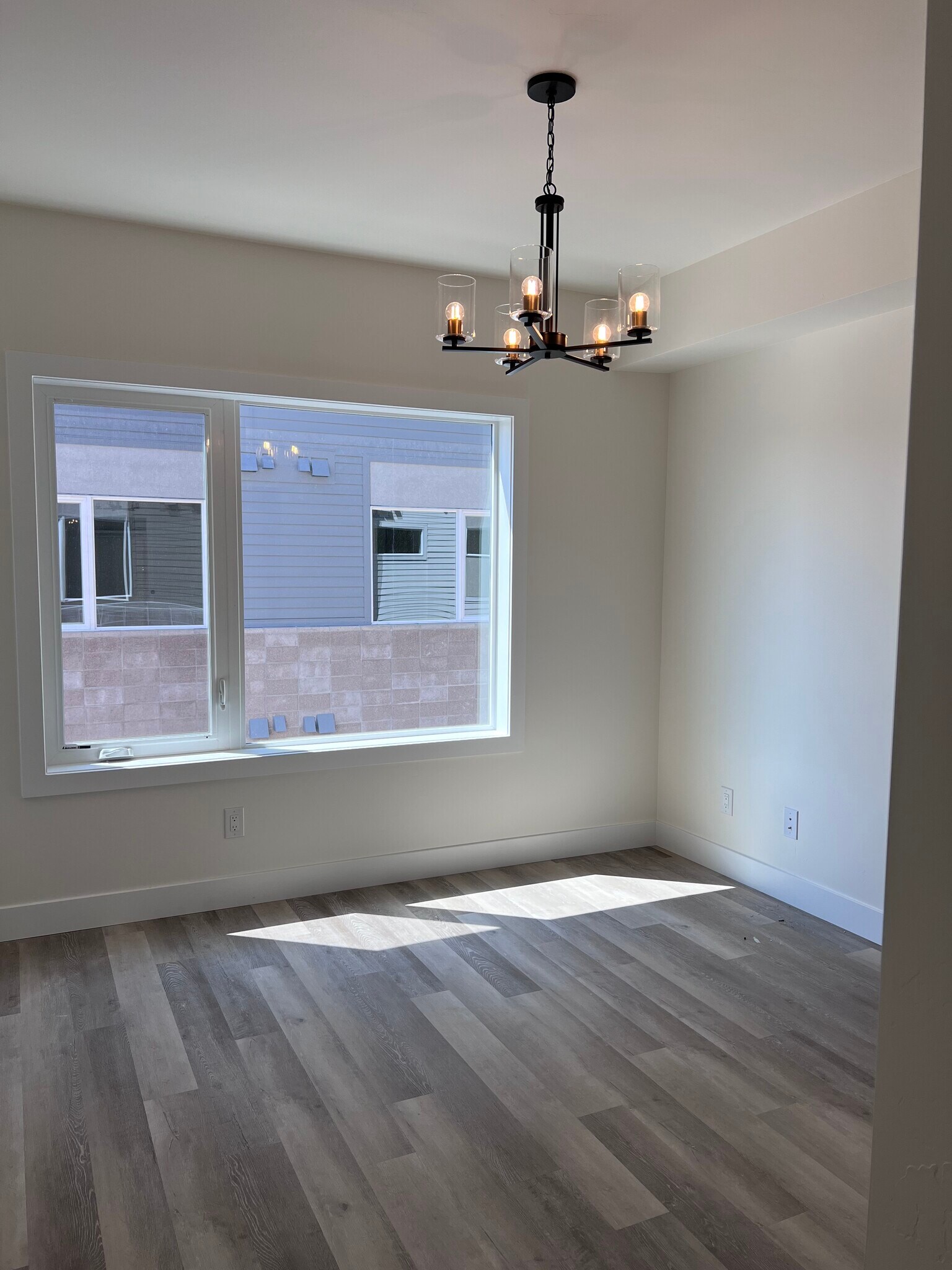 Building Photo - 1304 Snowberry Ln