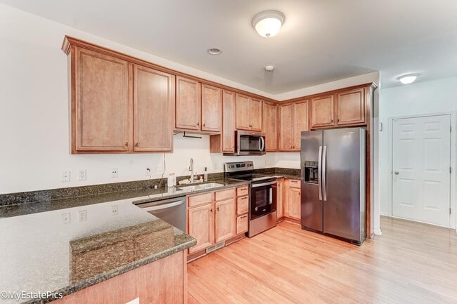 Building Photo - 41101 Maplewood Drive