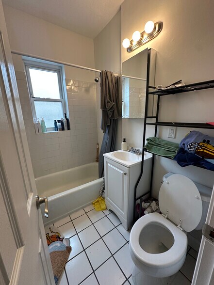 Building Photo - 111 Norway St