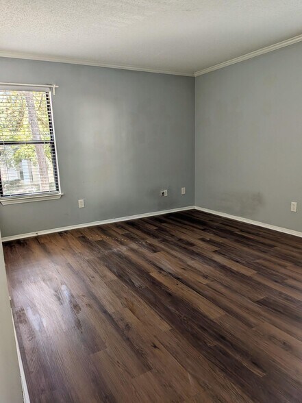 Building Photo - 2711 Huntingdon Chase