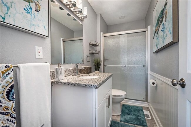 Building Photo - Spacious VB Townhouse!