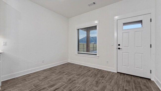 Building Photo - 123 N Banner Ave