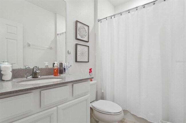 Building Photo - 5732 Skytop Dr