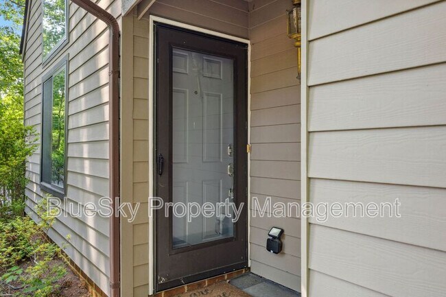 Building Photo - 1676 Royal Oak Ct