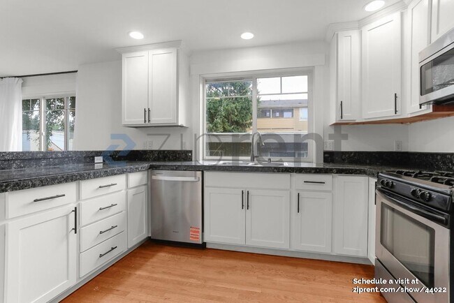 Building Photo - 10544 Midvale Ave N